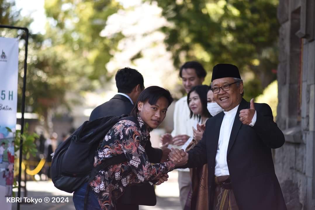Diiringi mekar Sakura, 3.000 lebih warga Indonesia rayakan lebaran di Wisma Dubes RI, Tokyo Diiringi mekar Sakura, 3.000 lebih warga Indonesia rayakan lebaran di Wisma Dubes RI, Tokyo