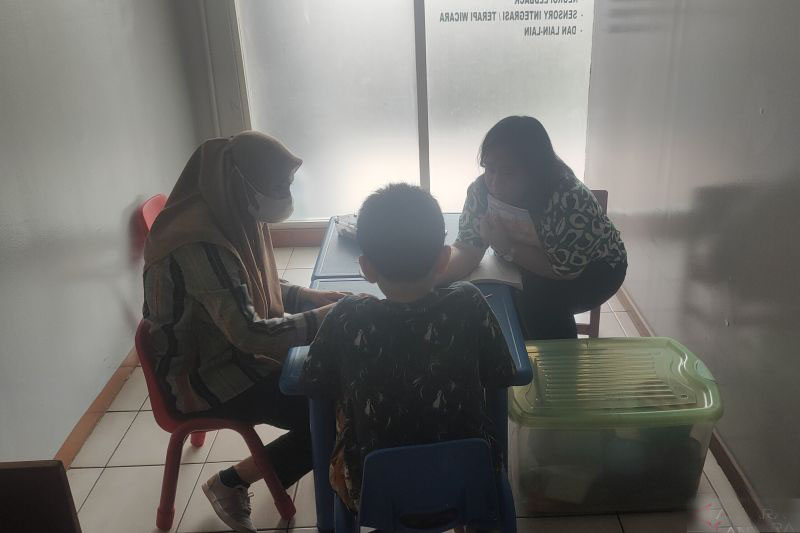Mencermati gangguan autisme pada anak Mencermati gangguan autisme pada anak