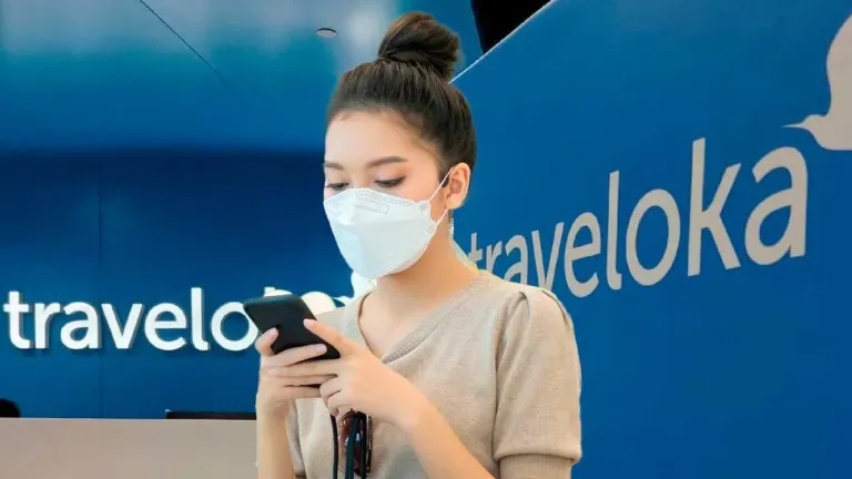 Cara pesan tiket pesawat di Traveloka dan kelebihannya