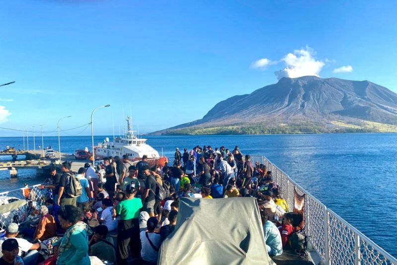 Gunung Ruang tunjukkan penurunan sebaran belerang dioksida Gunung Ruang tunjukkan penurunan sebaran belerang dioksida