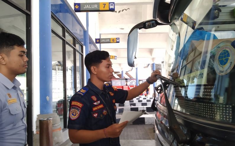 Terminal Mengwi Bali uji kelayakan armada bus AKAP
