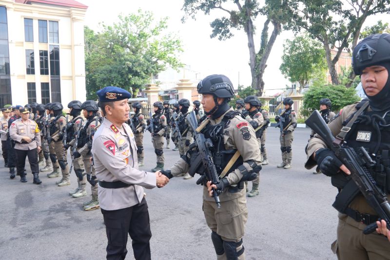 Polda Jambi kirim 100 personel BKO ke Papua Polda Jambi kirim 100 personel BKO ke Papua