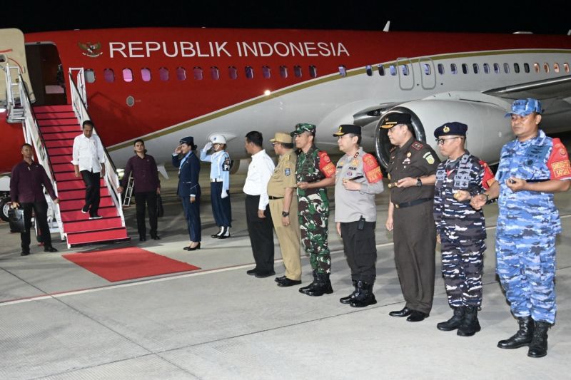 Presiden lanjutkan kunjungan kerja ke NTB usai singgahi Banyuwangi Presiden lanjutkan kunjungan kerja ke NTB usai singgahi Banyuwangi
