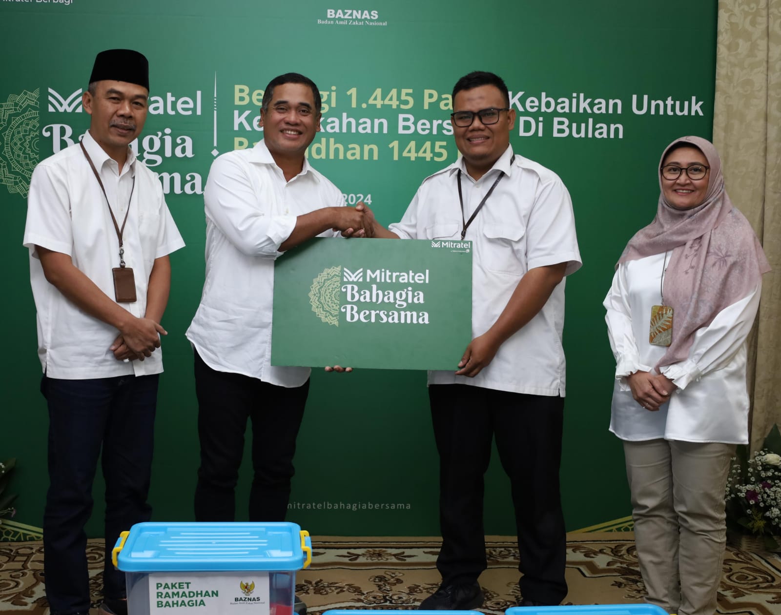 BAZNAS - Mitratel salurkan paket Ramadan dan buka puasa di 11 wilayah BAZNAS - Mitratel salurkan paket Ramadan dan buka puasa di 11 wilayah