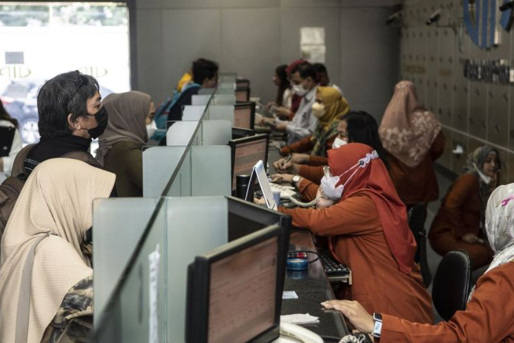 Rupiah Kamis pagi turun ke level Rp15.931 per dolar AS