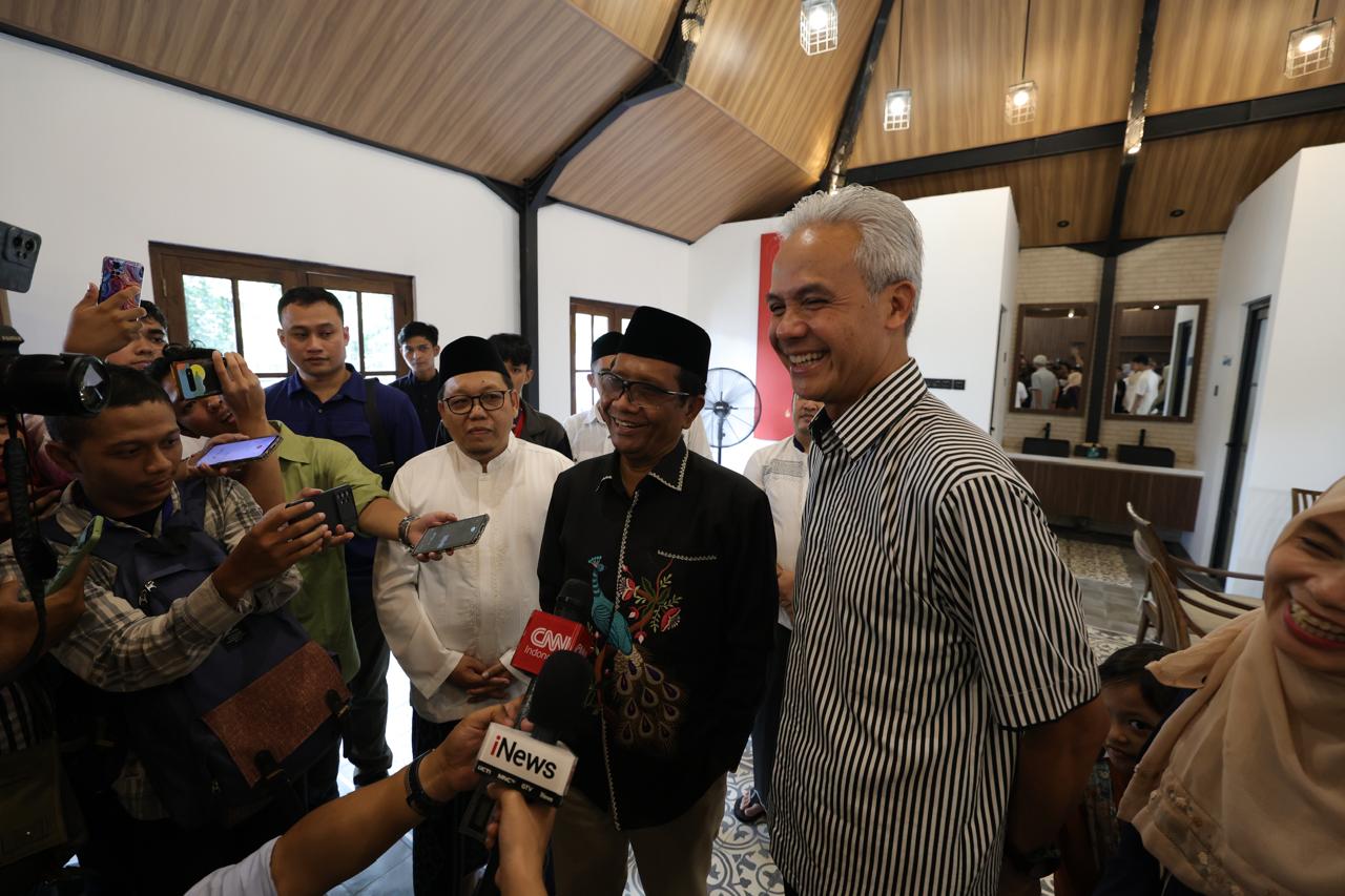 Mahfud MD ikut meriahkan open house Ganjar di Jogja Mahfud MD ikut meriahkan open house Ganjar di Jogja