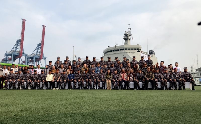 TNI AL tetap siaga dan terus berpatroli selama libur Idul Fitri TNI AL tetap siaga dan terus berpatroli selama libur Idul Fitri
