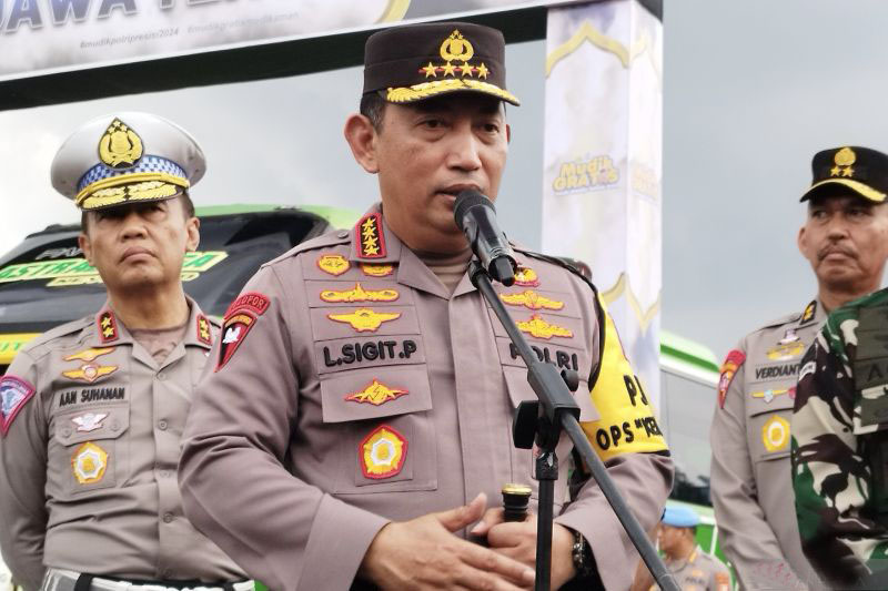 Kapolri imbau pemudik keluar tol jika rest area penuh