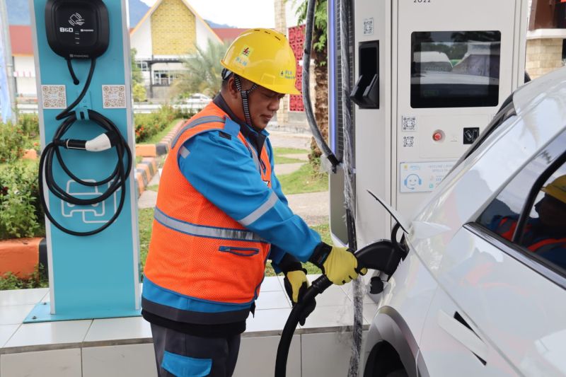PLN sediakan 25 unit SPKLU di 17 rest area Tol Lampung PLN sediakan 25 unit SPKLU di 17 rest area Tol Lampung