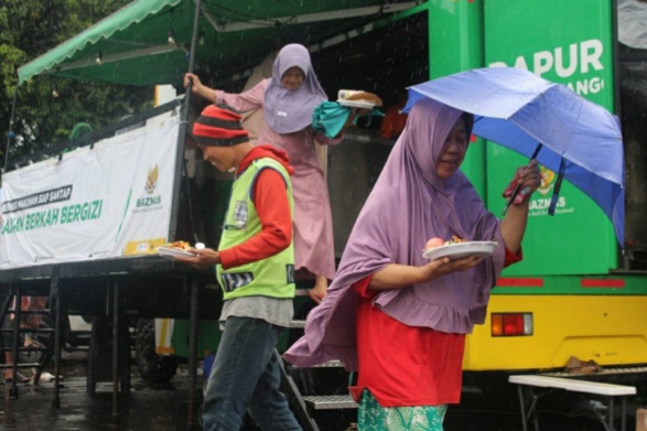 Penuhi gizi mustahik, BAZNAS RI distribusikan 5.000 paket makanan siap santap di Sukabumi Penuhi gizi mustahik, BAZNAS RI distribusikan 5.000 paket makanan siap santap di Sukabumi