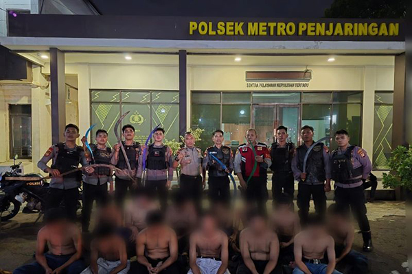 Polisi kembali tangkap belasan remaja bersajam di Jakarta Utara Polisi kembali tangkap belasan remaja bersajam di Jakarta Utara