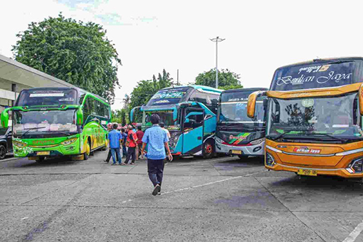 DKI pastikan armada bus di Terminal Kalideres siap untuk mudik Nataru DKI pastikan armada bus di Terminal Kalideres siap untuk mudik Nataru