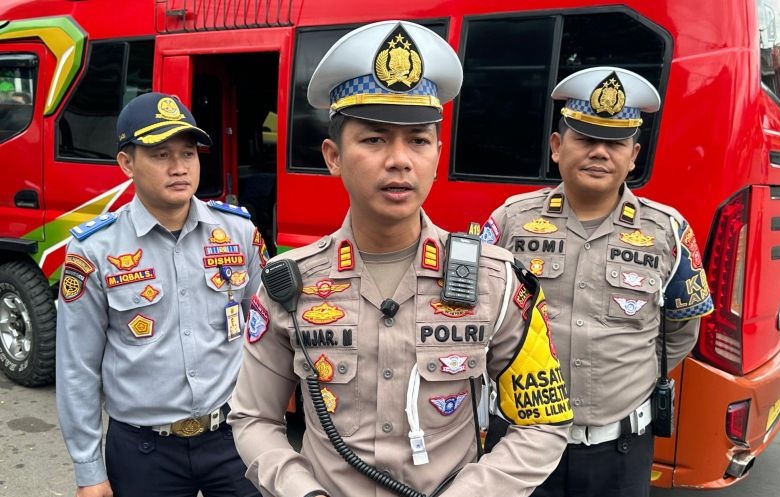 Polres Cianjur tempatkan petugas di jalur alternatif Puncak-Cianjur Polres Cianjur tempatkan petugas di jalur alternatif Puncak-Cianjur