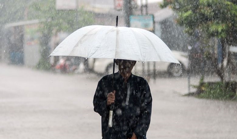Kamis, waspada hujan petir di sebagian besar wilayah Indonesia Kamis, waspada hujan petir di sebagian besar wilayah Indonesia