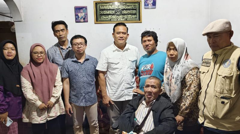 KP2MI dampingi PMI bertemu keluarganya usai putus komunikasi 37 tahun KP2MI dampingi PMI bertemu keluarganya usai putus komunikasi 37 tahun