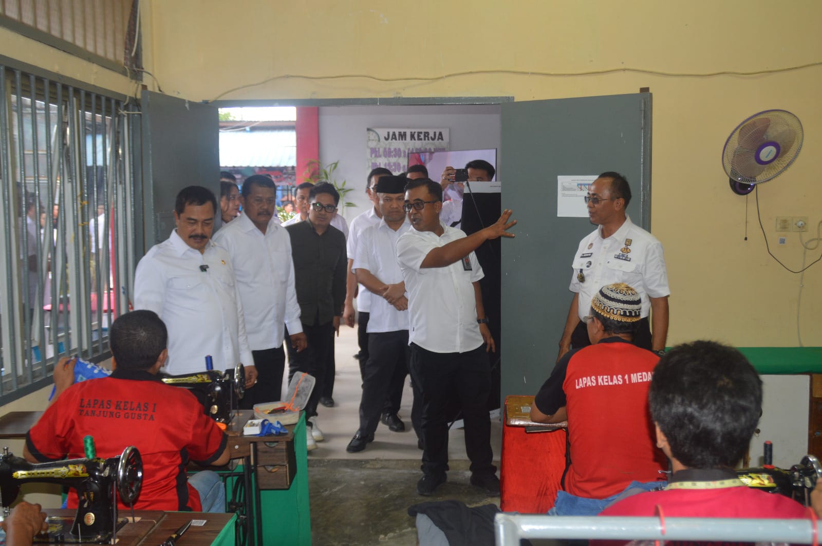 Menteri Imigrasi dan Pemasyarakatan kunjungi Lapas Medan Menteri Imigrasi dan Pemasyarakatan kunjungi Lapas Medan