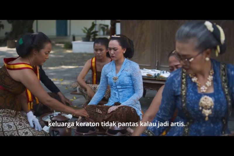 Ulasan film Ambyar Mak Byar Ulasan film Ambyar Mak Byar
