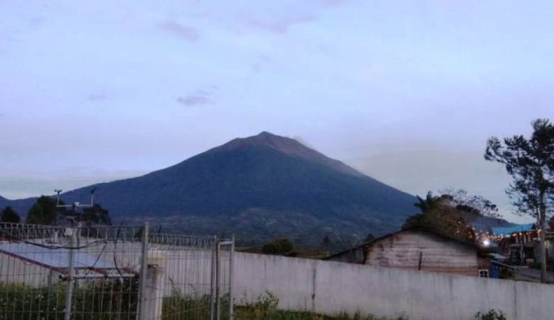 Gunung Kerinci lebih 1.884 kali gempa dan berpotensi erupsi tiba-tiba Gunung Kerinci lebih 1.884 kali gempa dan berpotensi erupsi tiba-tiba