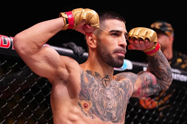Topuria pastikan tak biarkan gelar kelas bulu UFC kosong Topuria pastikan tak biarkan gelar kelas bulu UFC kosong