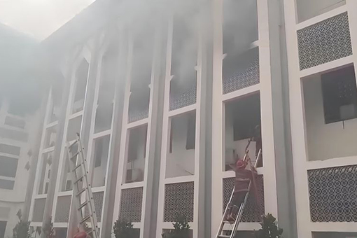 10 unit Damkar dikerahkan atasi kebakaran UIN Jakarta