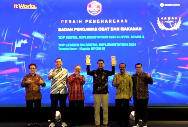Kepala BPOM Taruna Ikrar raih penghargaan Top Digital Awards 2024 Kepala BPOM Taruna Ikrar raih penghargaan Top Digital Awards 2024