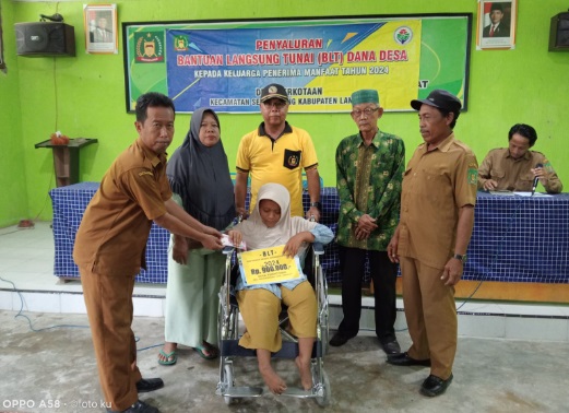 Anak difabel, suami struk warga Perkotaan ini dapat BLT DD dan kursi roda Anak difabel, suami struk warga Perkotaan ini dapat BLT DD dan kursi roda