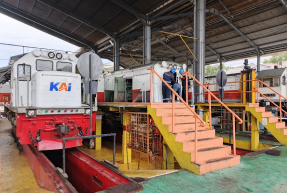 KAI Sumut pastikan kesiapan lokomotif dan kereta pada libur Nataru KAI Sumut pastikan kesiapan lokomotif dan kereta pada libur Nataru