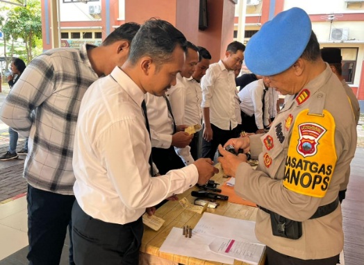 Antisipasi pelanggaran disiplin, Polres Kudus periksa personil pembawa senpi Antisipasi pelanggaran disiplin, Polres Kudus periksa personil pembawa senpi