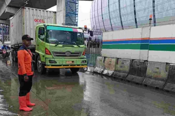 Banjir rob di Jakut mulai surut Banjir rob di Jakut mulai surut