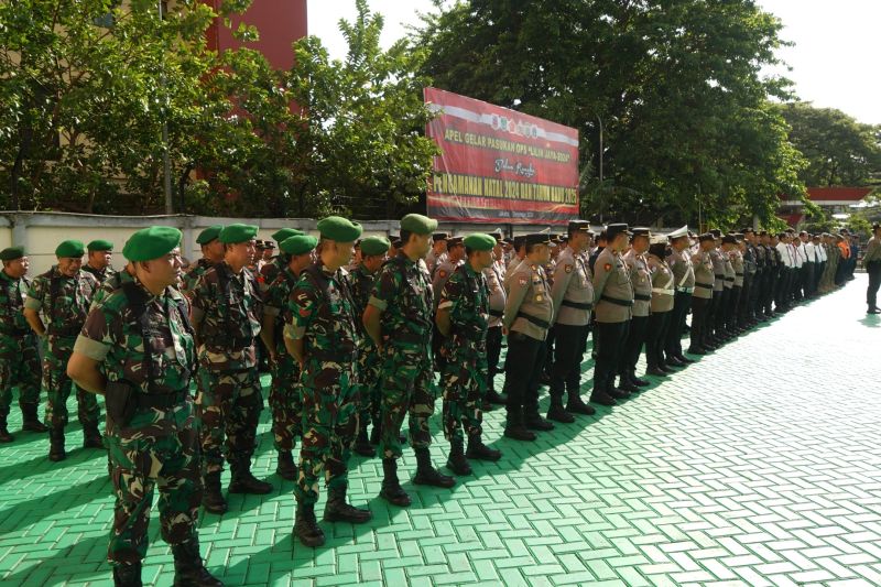 838 personel siap amankan ibadah Natal di 177 gereja di Jakarta Barat 838 personel siap amankan ibadah Natal di 177 gereja di Jakarta Barat