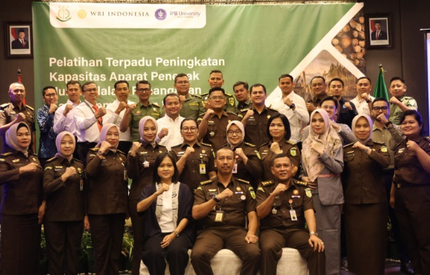 Perkuat penegakan hukum kasus pembalakan liar melalui pelatihan DNA forensik kayu Perkuat penegakan hukum kasus pembalakan liar melalui pelatihan DNA forensik kayu