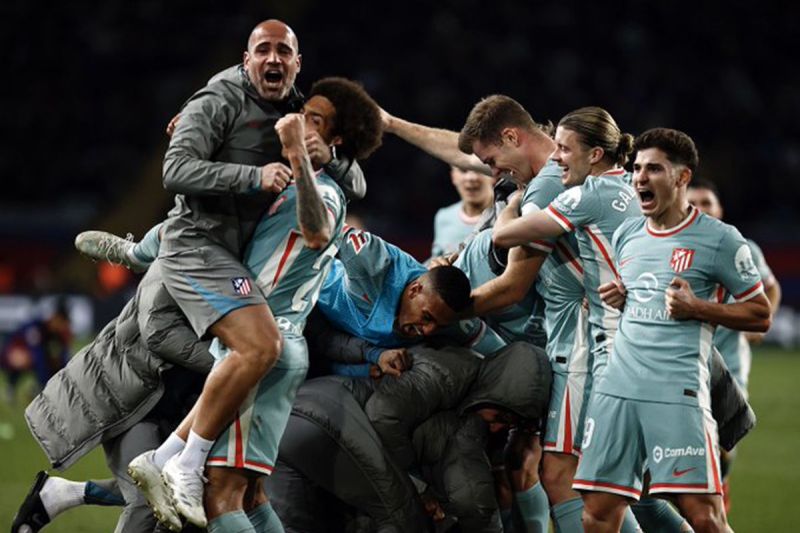 Menang dramatis 2-1, Atletico geser Barcelona dari puncak klasemen Menang dramatis 2-1, Atletico geser Barcelona dari puncak klasemen