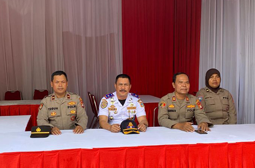 Sejumlah posko Natal dan Tahun Baru mulai dibuka di Terminal Kalideres