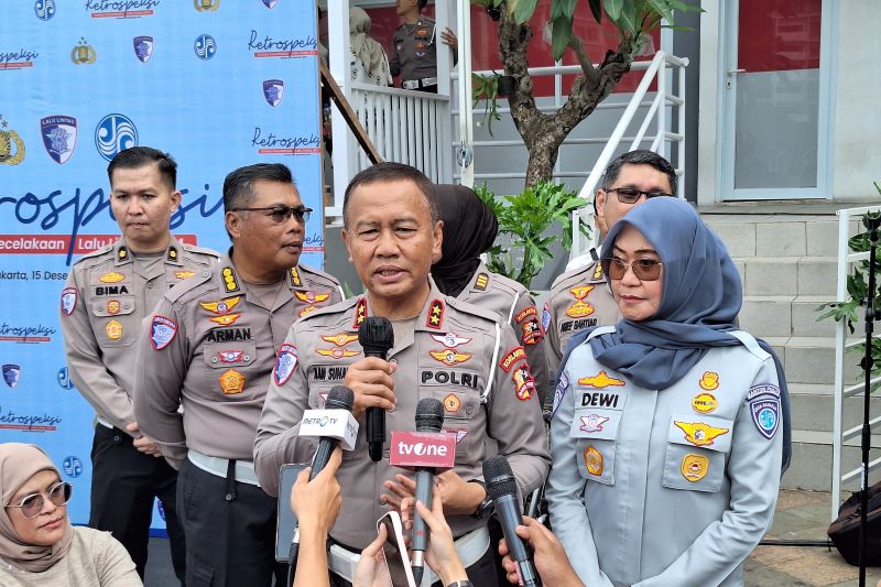 Korlantas Polri batasi jam operasional angkutan barang selama Nataru Korlantas Polri batasi jam operasional angkutan barang selama Nataru