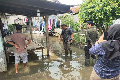 Sebagian korban banjir di Tangerang terserang penyakit Sebagian korban banjir di Tangerang terserang penyakit