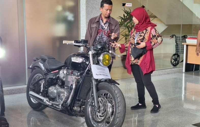 KPK pamerkan motor gede yang dirampas dari Rafael Alun KPK pamerkan motor gede yang dirampas dari Rafael Alun