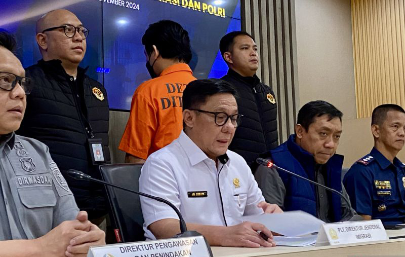 Ditjen Imigrasi mulai terapkan e-paspor 100 persen secara bertahap Ditjen Imigrasi mulai terapkan e-paspor 100 persen secara bertahap