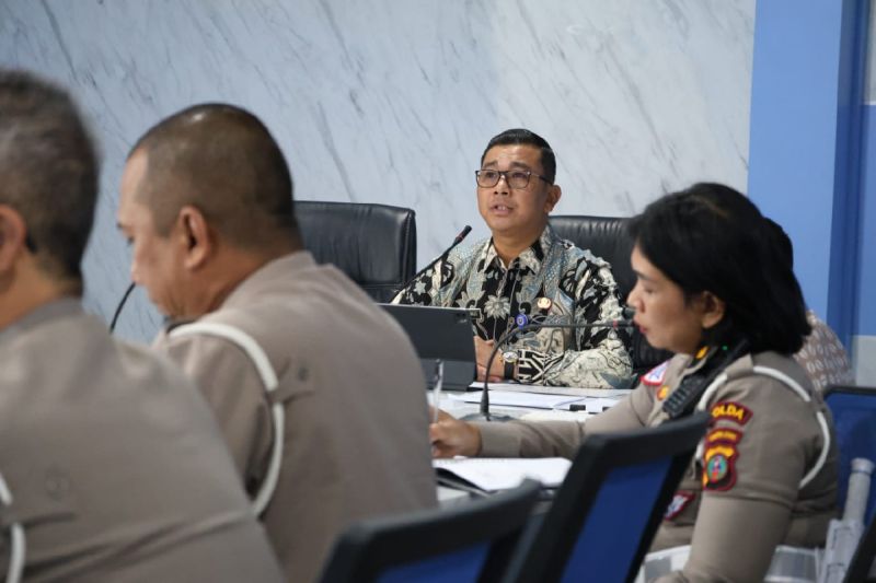Dishub Sumut terapkan pembatasan operasional angkutan logistik selama nataru Dishub Sumut terapkan pembatasan operasional angkutan logistik selama nataru