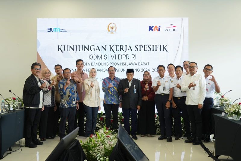 KAI pastikan ciptakan angkutan Natal-Tahun Baru aman dan nyaman KAI pastikan ciptakan angkutan Natal-Tahun Baru aman dan nyaman