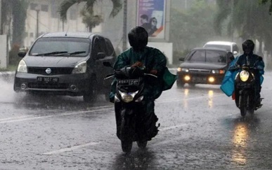 BMKG prakirakan hujan ringan terjadi di kota-kota besar pada Sabtu
