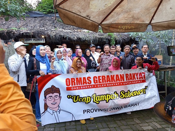 Sembilan poros relawan Anies dukung Dadan sebagai Ketua Ormas Gerakan Rakyat Jabar Sembilan poros relawan Anies dukung Dadan sebagai Ketua Ormas Gerakan Rakyat Jabar