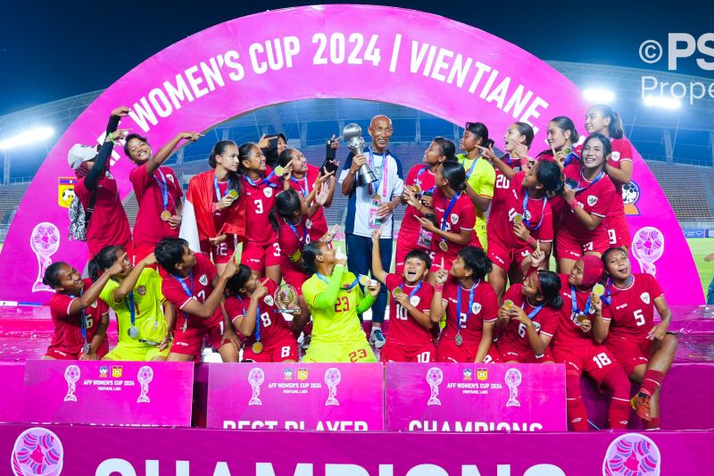 Timnas putri berterima kasih pada masyarakat Indonesia usai juara AFF Timnas putri berterima kasih pada masyarakat Indonesia usai juara AFF
