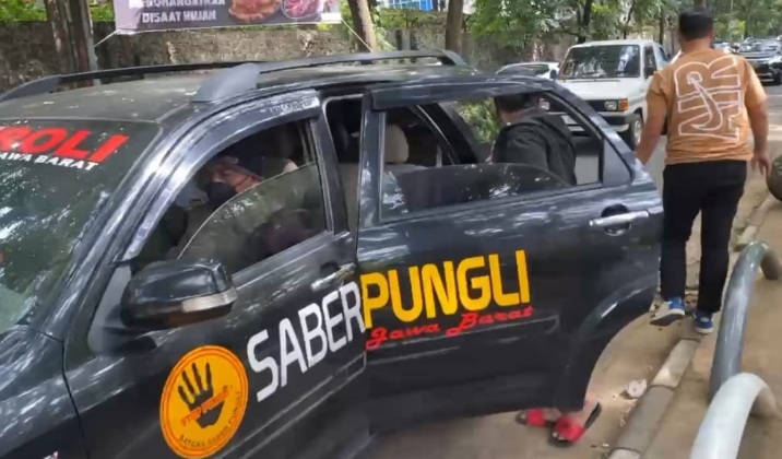 Delapan oknum parkir liar terjaring OTT Saber Pungli Jabar Delapan oknum parkir liar terjaring OTT Saber Pungli Jabar