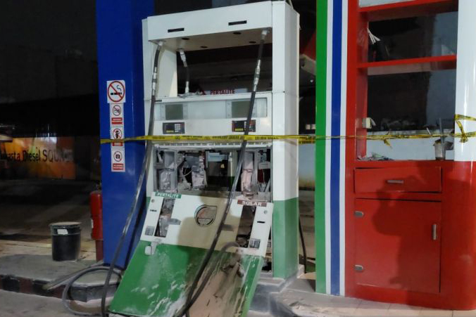 Polsek Duren Sawit selidiki meledaknya mesin pompa SPBU Pertamina Polsek Duren Sawit selidiki meledaknya mesin pompa SPBU Pertamina