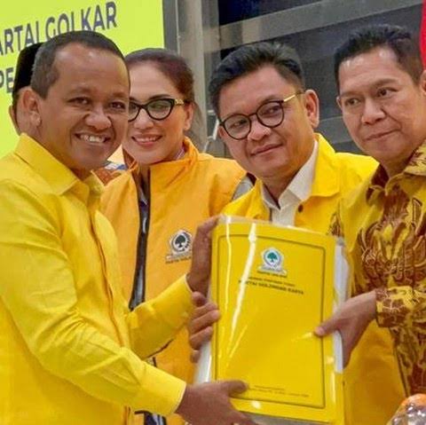 Henry Wairara terpilih menjadi Ketua DPRD Propinsi Papua Barat Daya