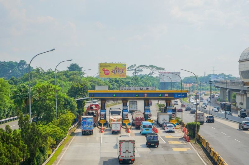 H+2 Natal, volume lalin di ruas Tol Jabotabek dan Jabar meningkat H+2 Natal, volume lalin di ruas Tol Jabotabek dan Jabar meningkat