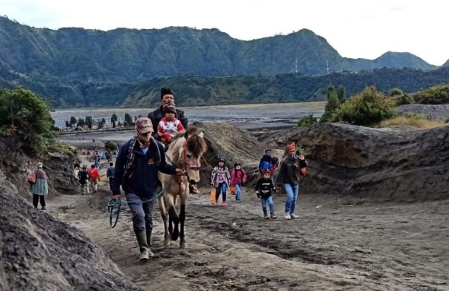Akses wisata Bromo dibatasi saat puncak ritual Wulan Kapitu Tengger Akses wisata Bromo dibatasi saat puncak ritual Wulan Kapitu Tengger