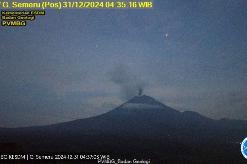 Gunung Semeru erupsi dengan visual letusan tidak teramati Gunung Semeru erupsi dengan visual letusan tidak teramati