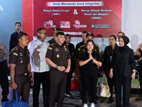 Mary Jane berangkat dari Lapas Pondok Bambu ke Bandara Soetta Mary Jane berangkat dari Lapas Pondok Bambu ke Bandara Soetta