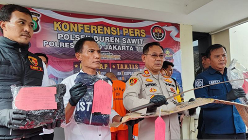 Polisi tangkap empat pelaku begal yang beraksi di kawasan KBT Polisi tangkap empat pelaku begal yang beraksi di kawasan KBT